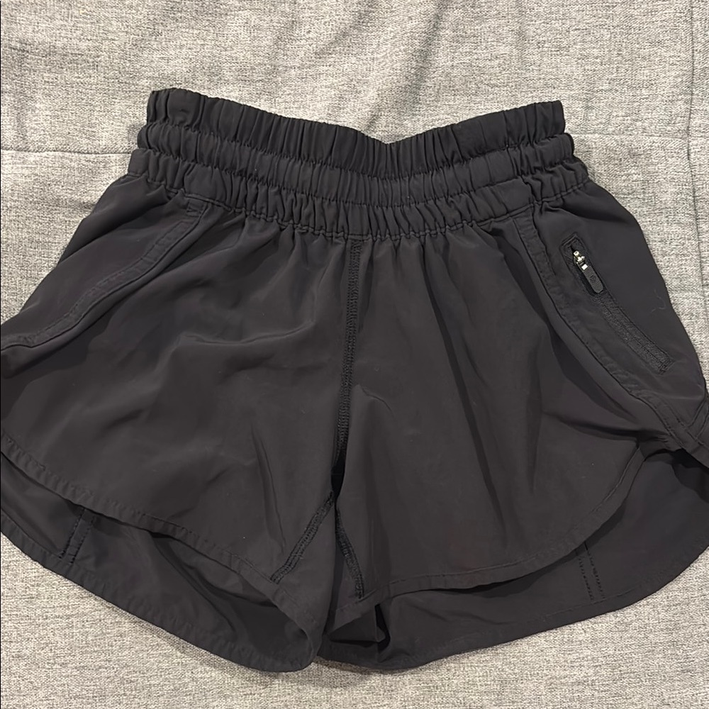 Lululemon Tracker shorts black